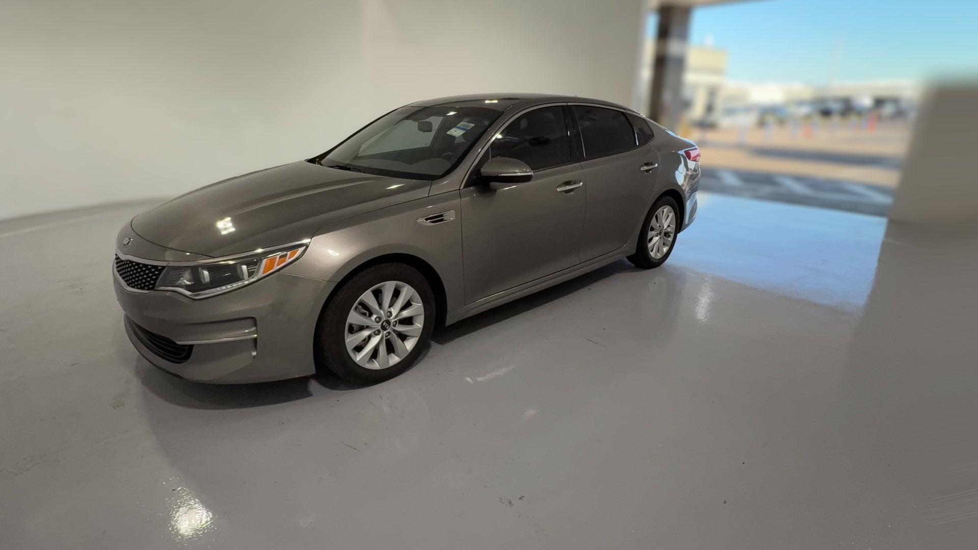 2016 Kia Optima vehicle photo
