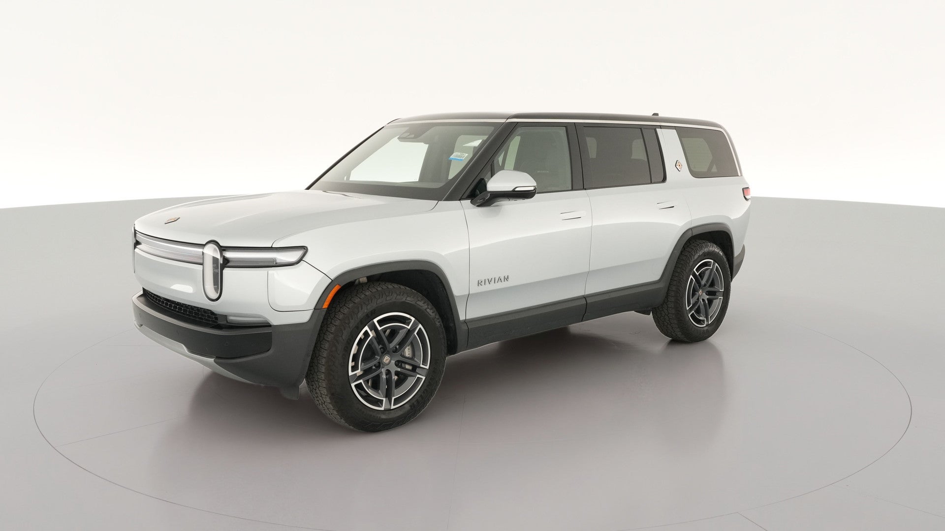 2025 Rivian R1S vehicle photo
