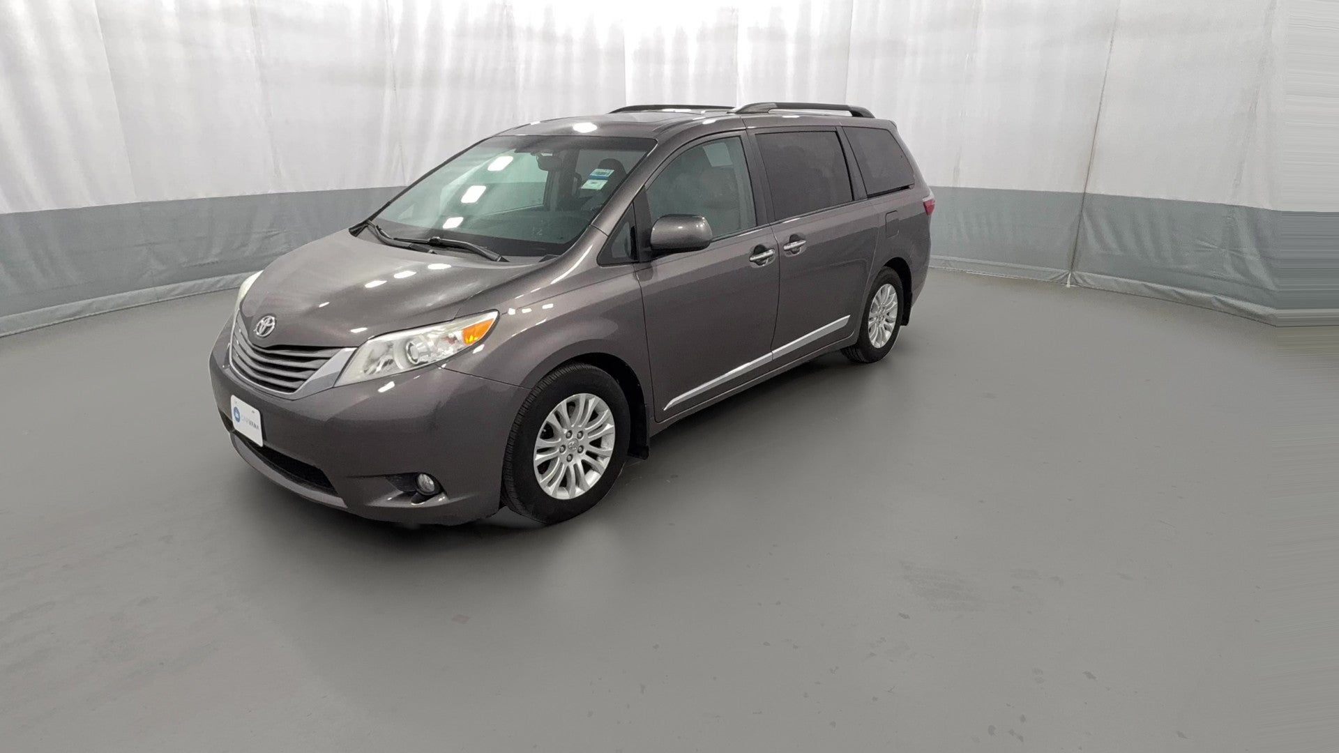 2016 Toyota Sienna vehicle photo