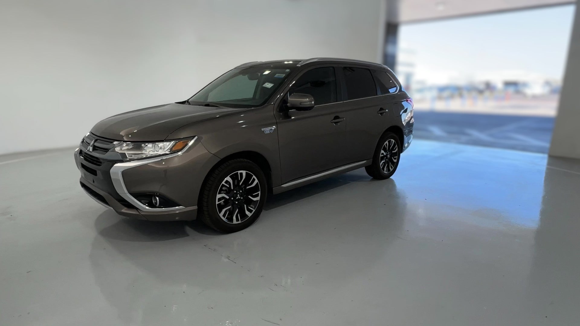 2018 Mitsubishi Outlander PHEV vehicle photo