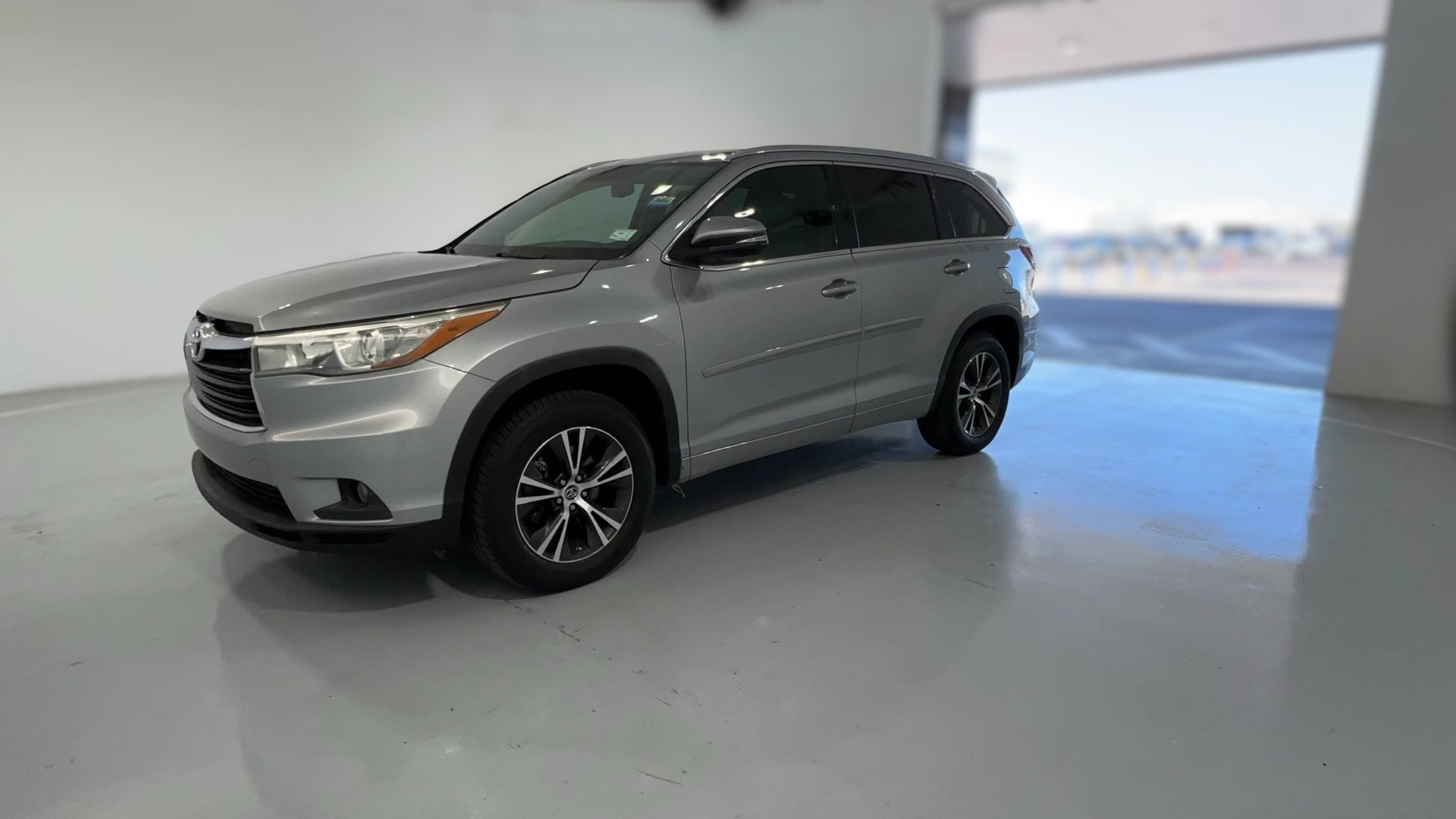 2016 Toyota Highlander vehicle photo