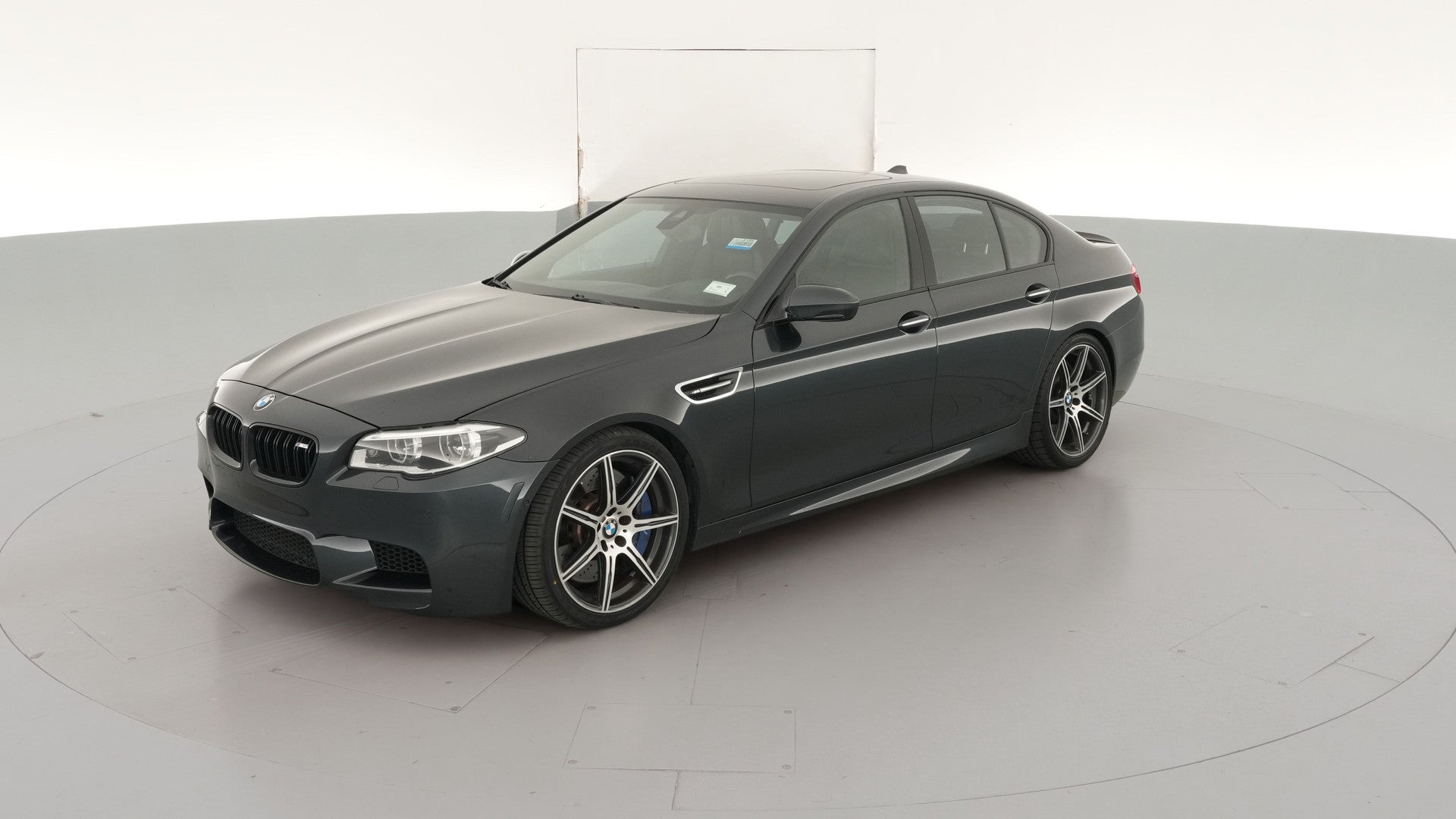 2016 BMW M5 vehicle photo