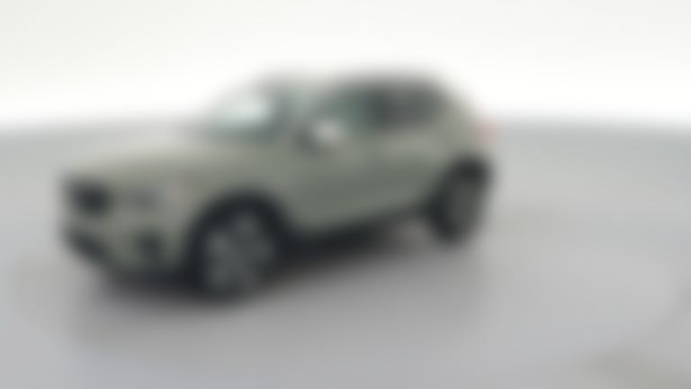 2024 Volvo XC40 vehicle photo