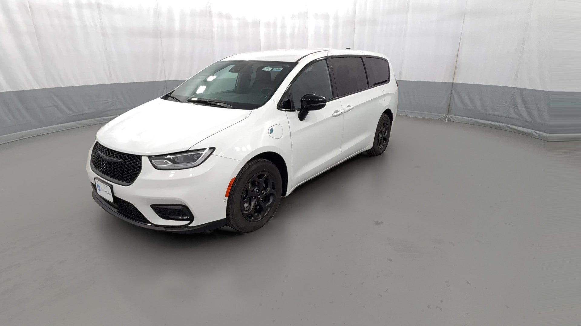2024 Chrysler Pacifica Hybrid vehicle photo