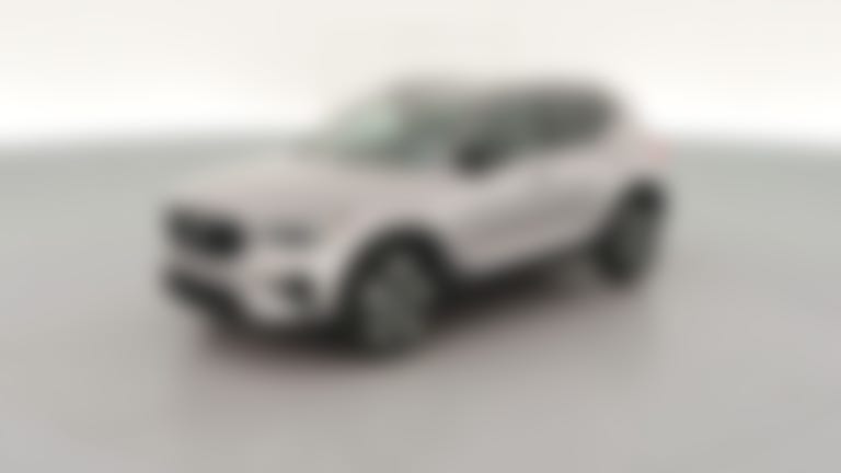 2026 Volvo XC40 vehicle photo