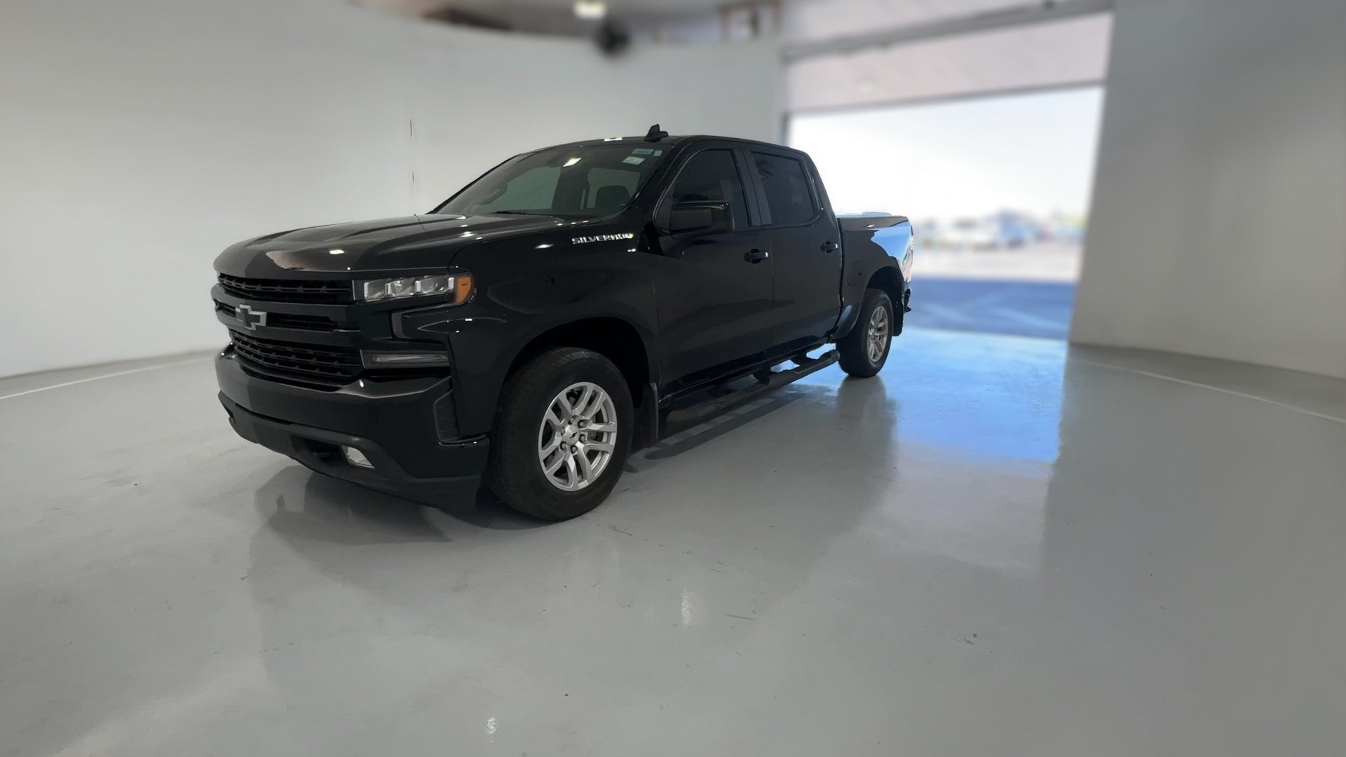 2022 Chevrolet Silverado 1500 Limited Crew Cab vehicle photo