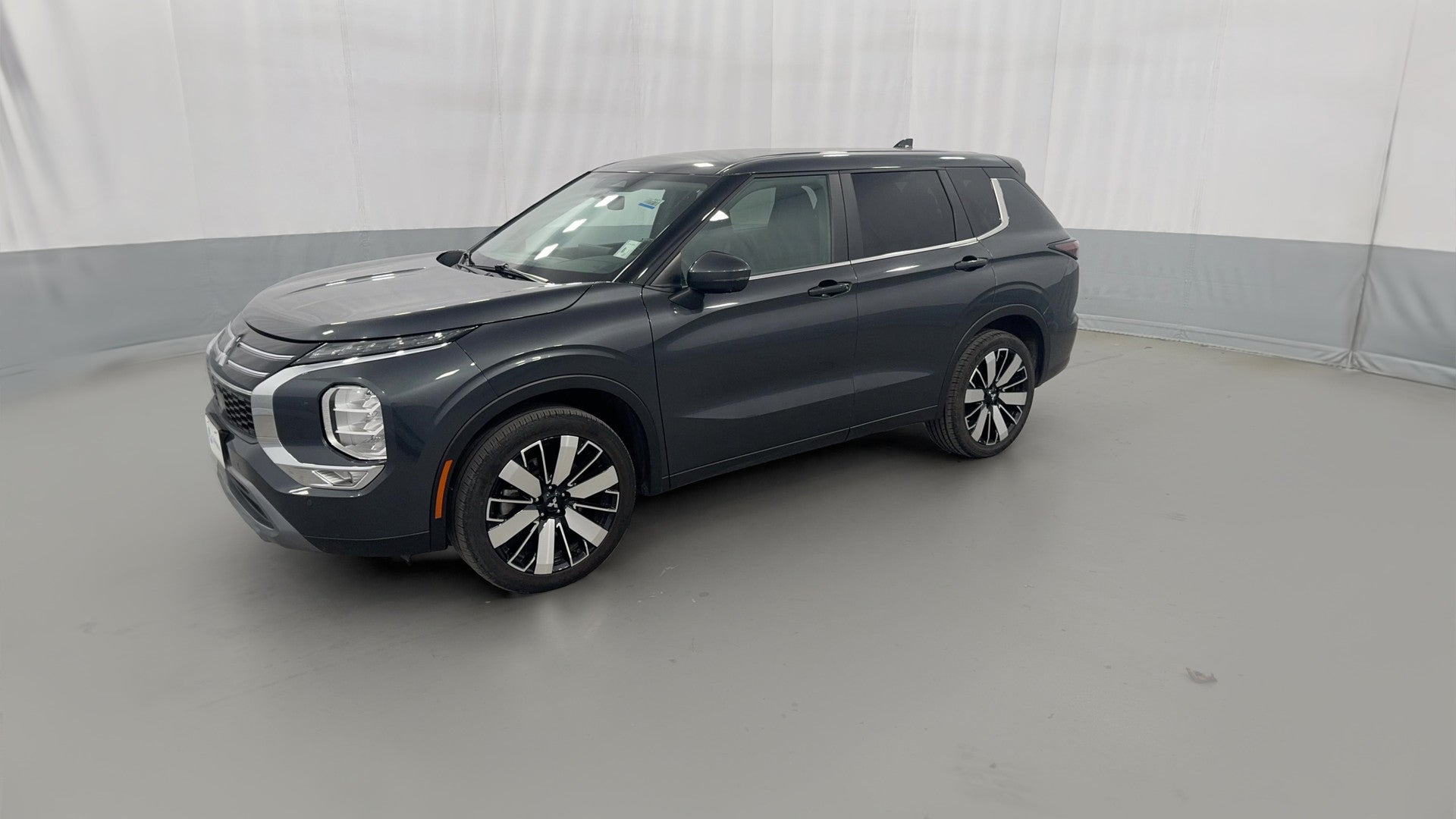 2025 Mitsubishi Outlander vehicle photo