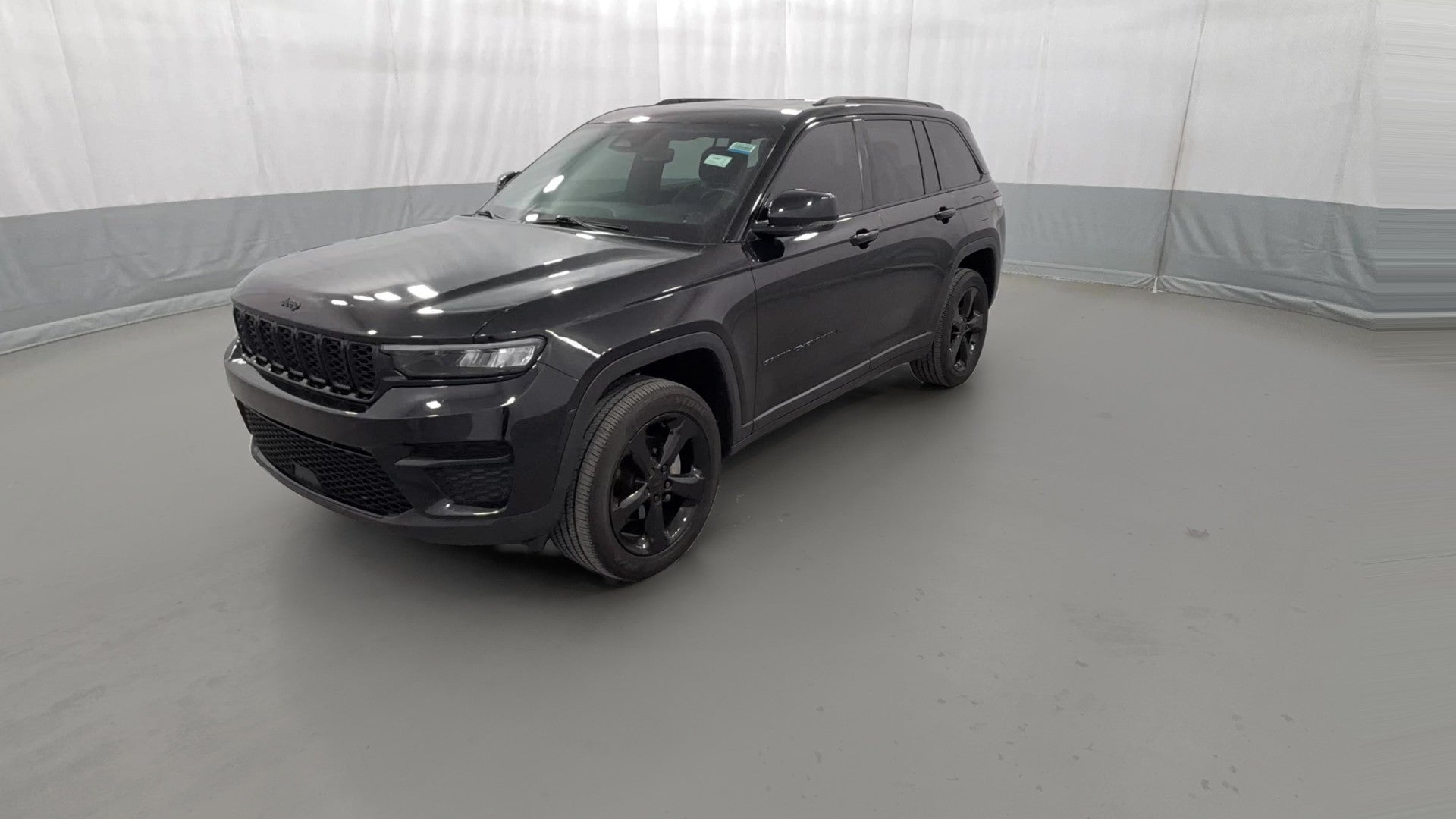2022 Jeep Grand Cherokee vehicle photo