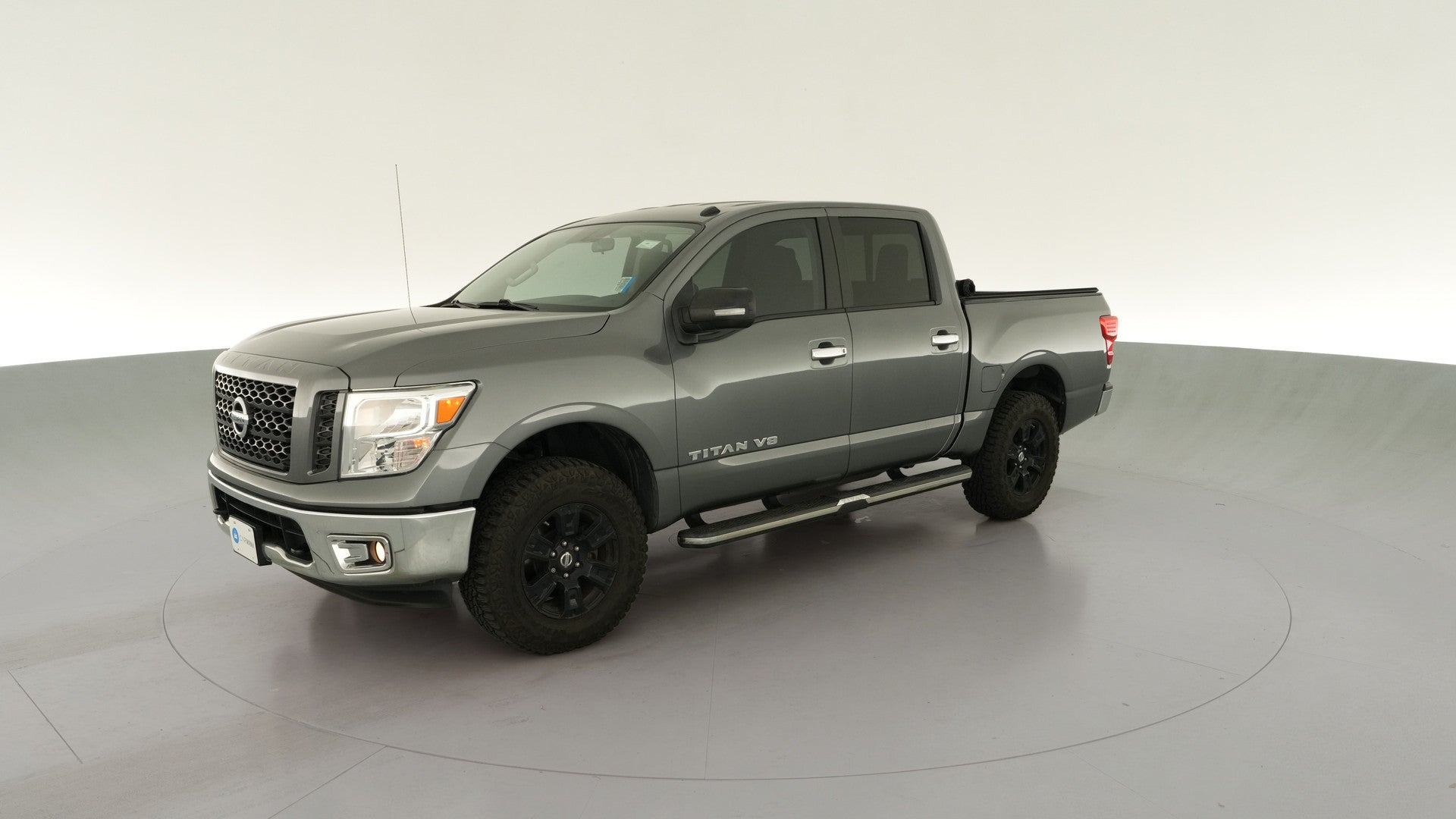 2019 Nissan Titan Crew Cab vehicle photo