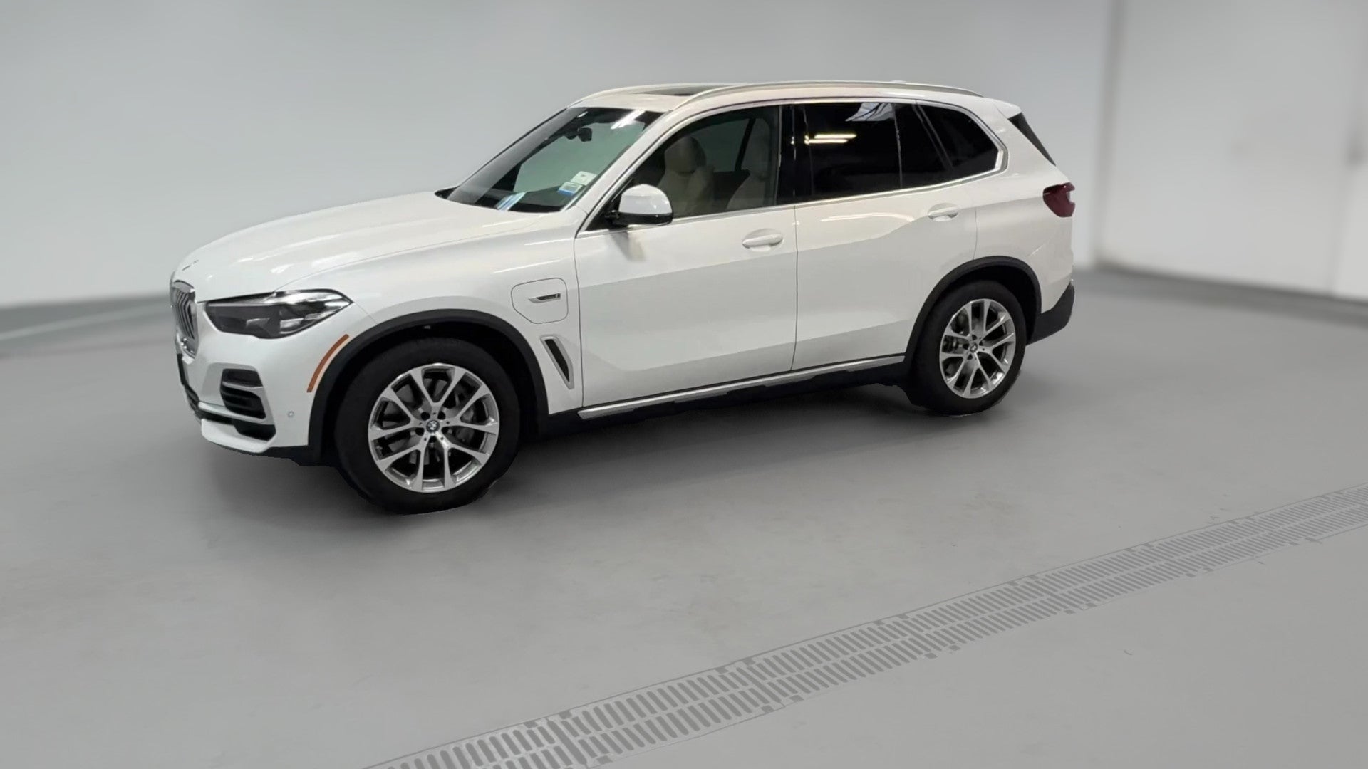 2022 BMW X5 vehicle photo