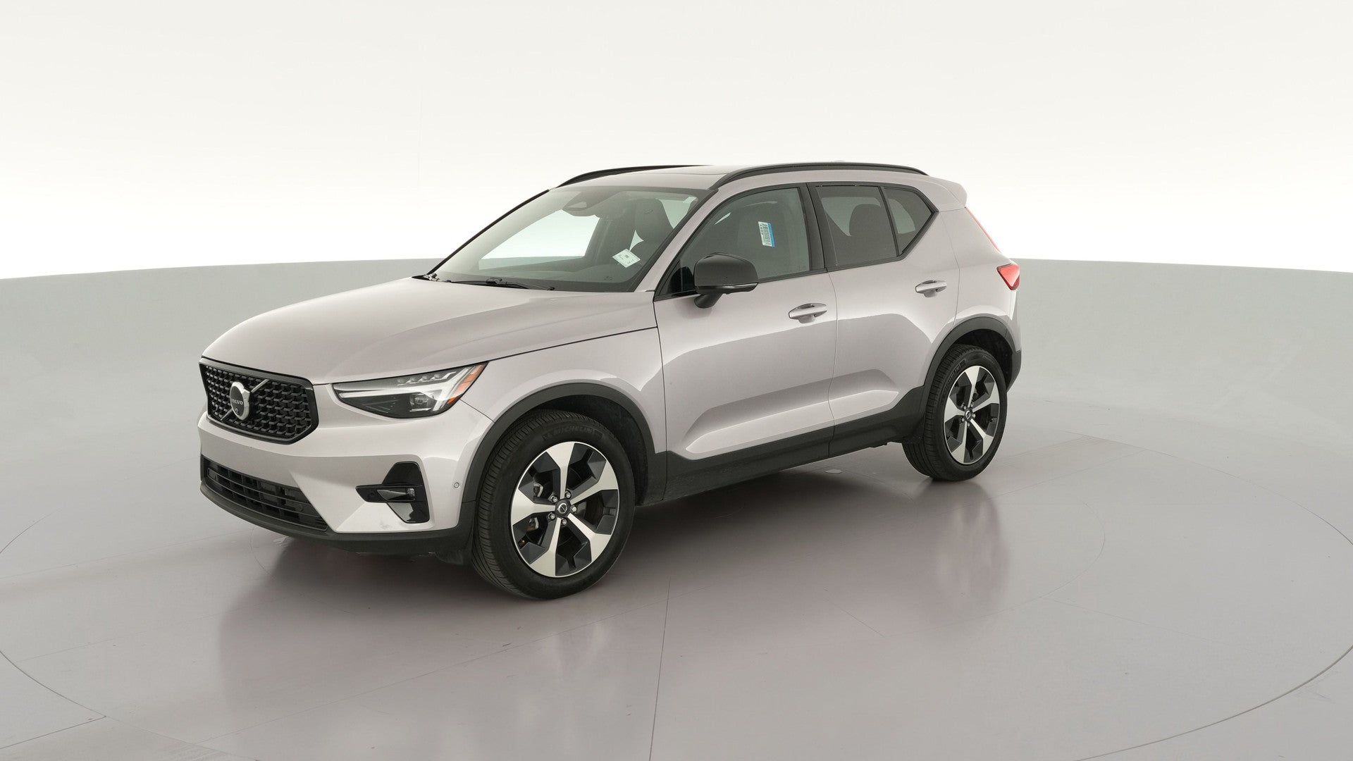 2026 Volvo XC40 vehicle photo