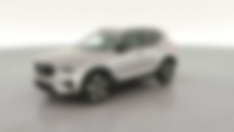 2026 Volvo XC40 vehicle photo