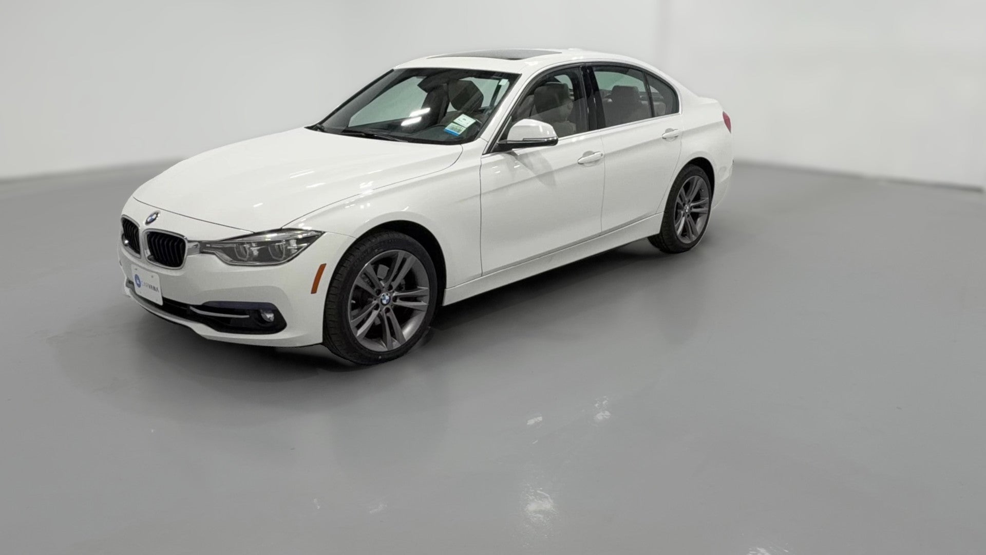 2018 BMW 3 Series vehicle photo