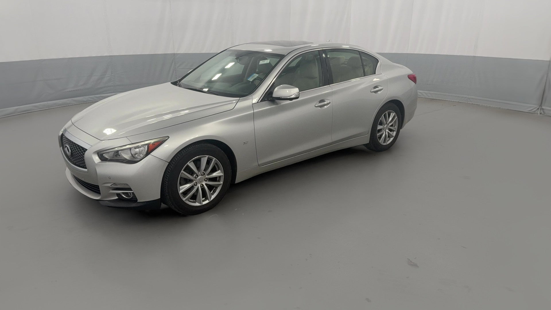 2015 INFINITI Q50 vehicle photo