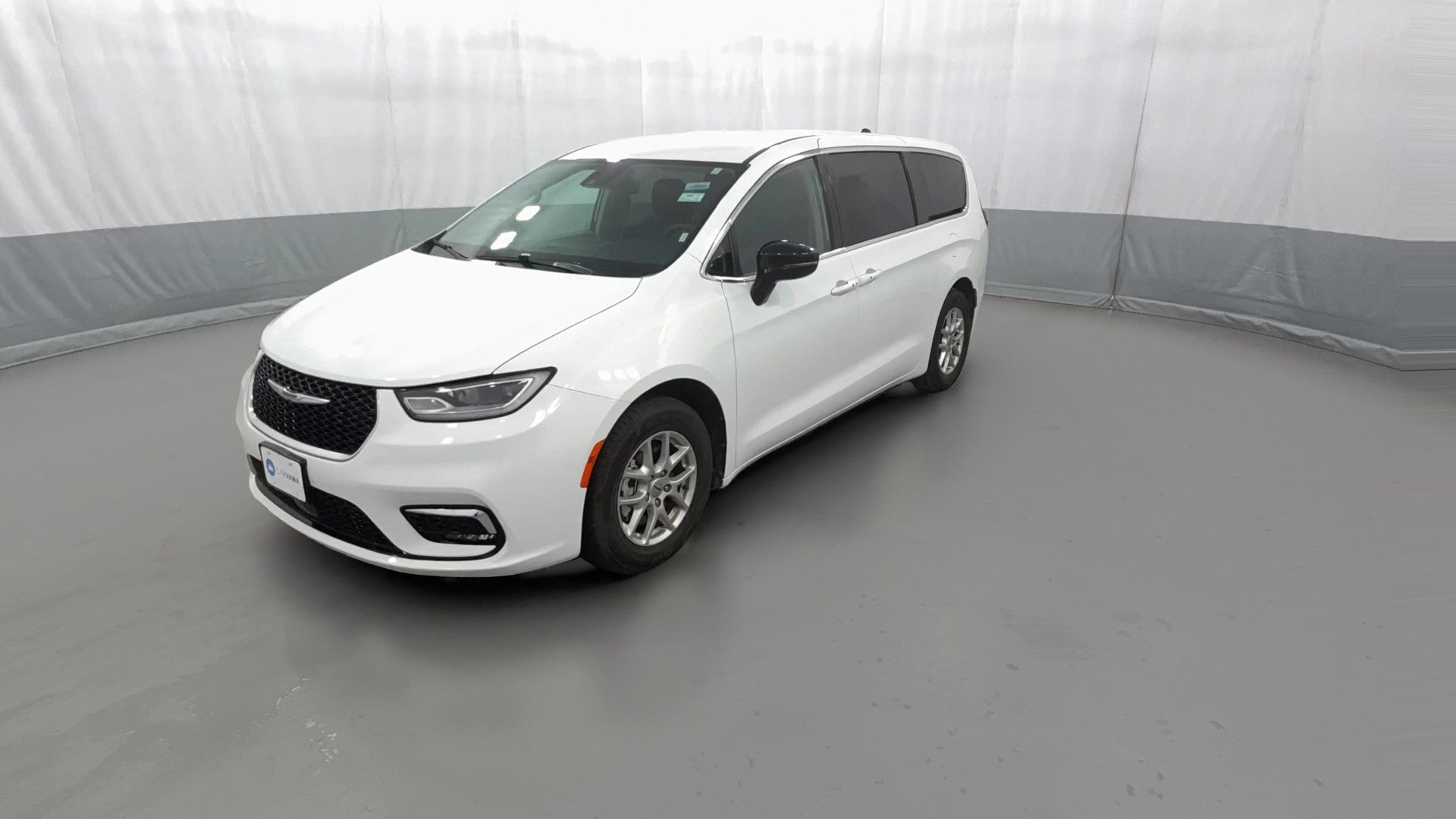 2024 Chrysler Pacifica vehicle photo