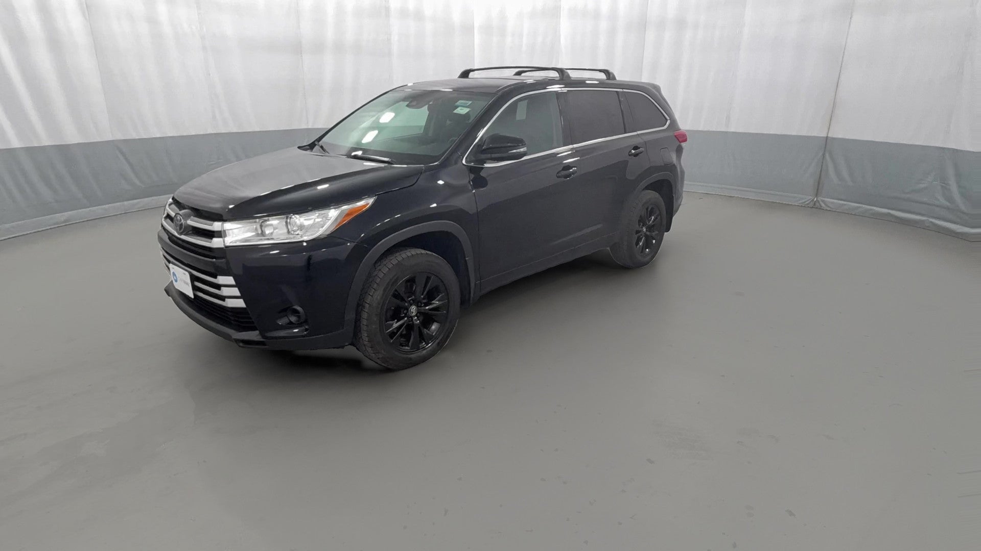 2017 Toyota Highlander vehicle photo