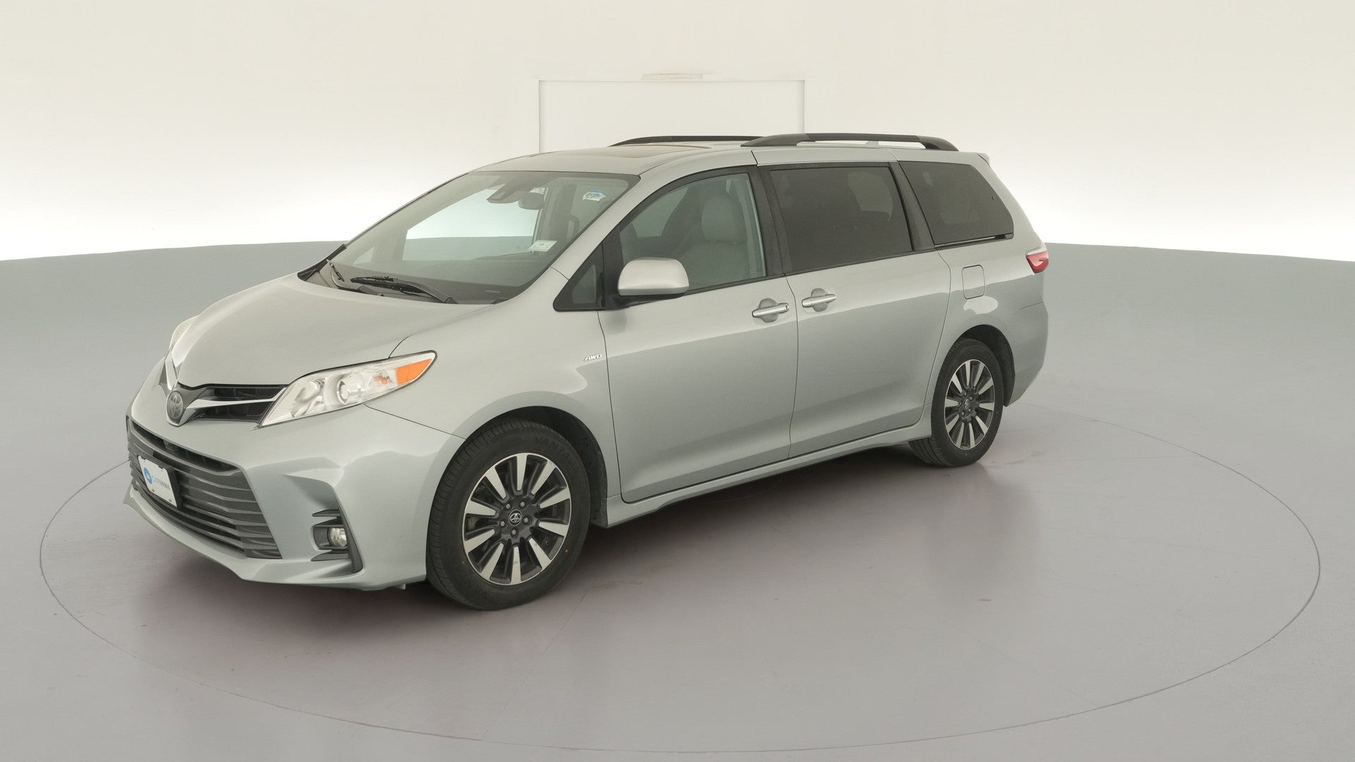 2019 Toyota Sienna vehicle photo