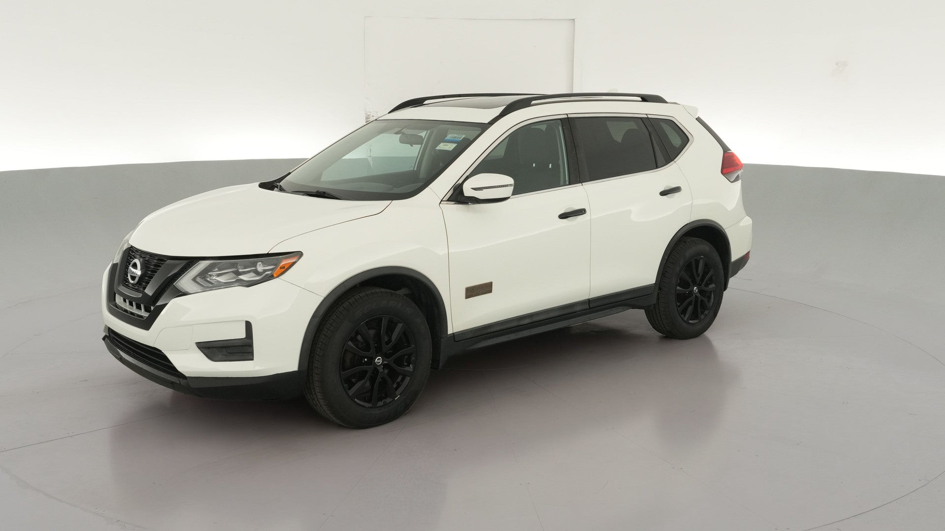 2017 Nissan Rogue vehicle photo