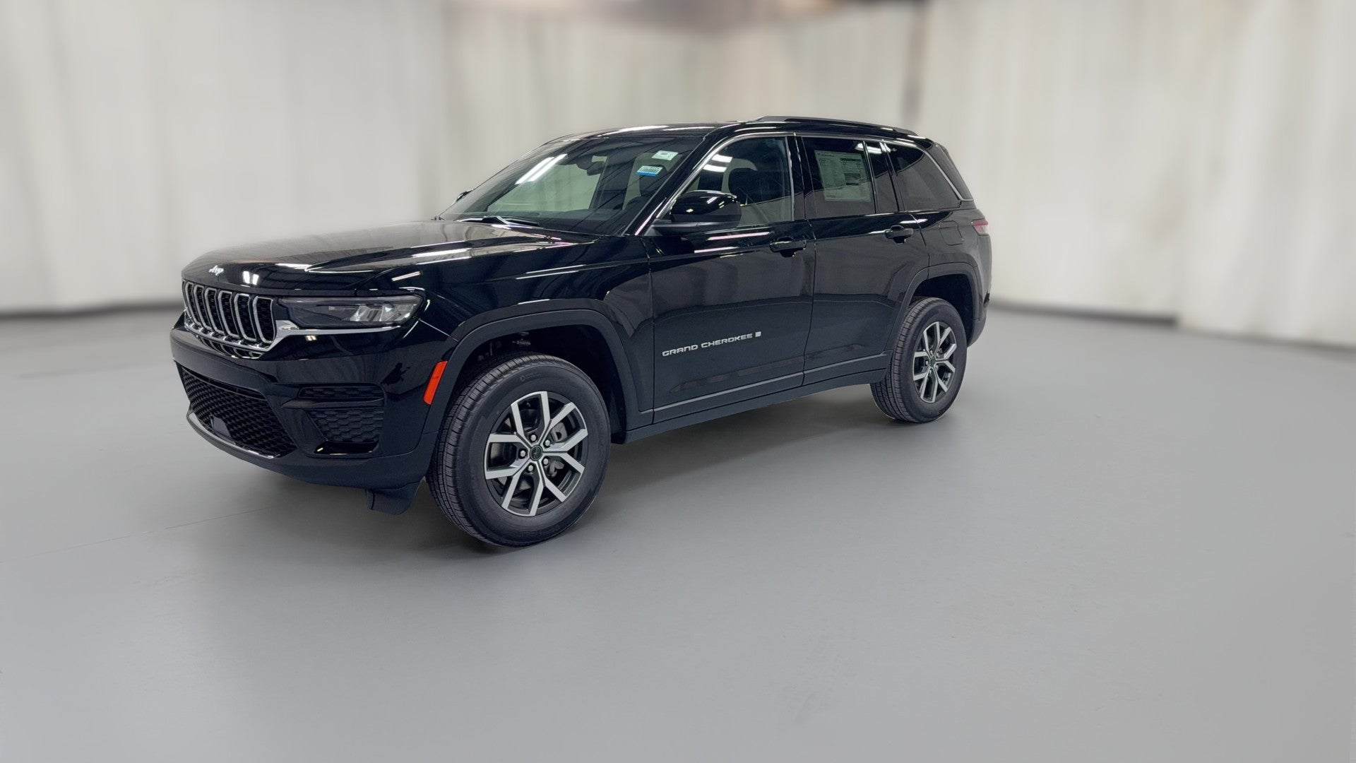2027 Jeep Grand Cherokee vehicle photo