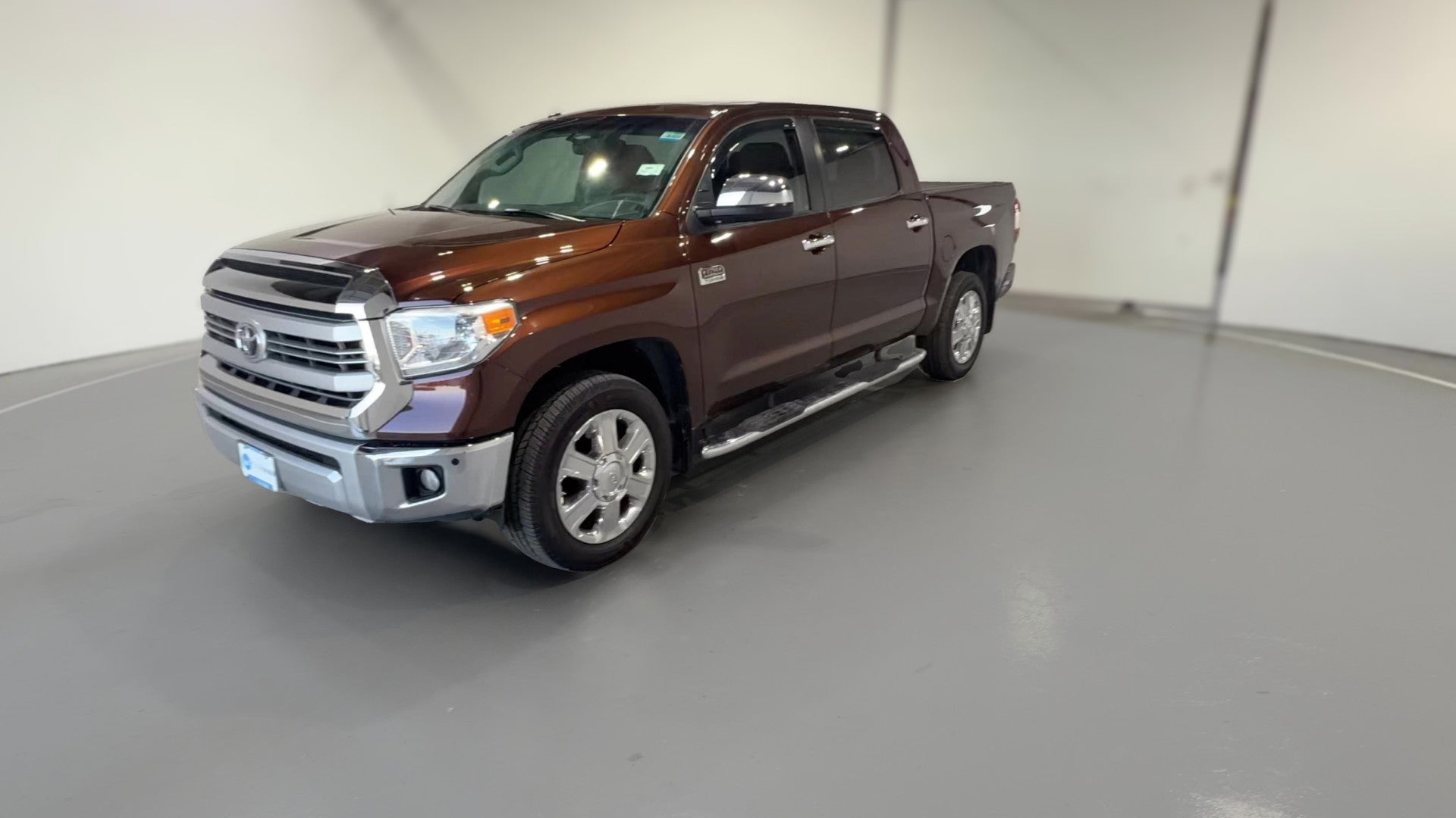 2015 Toyota Tundra CrewMax vehicle photo