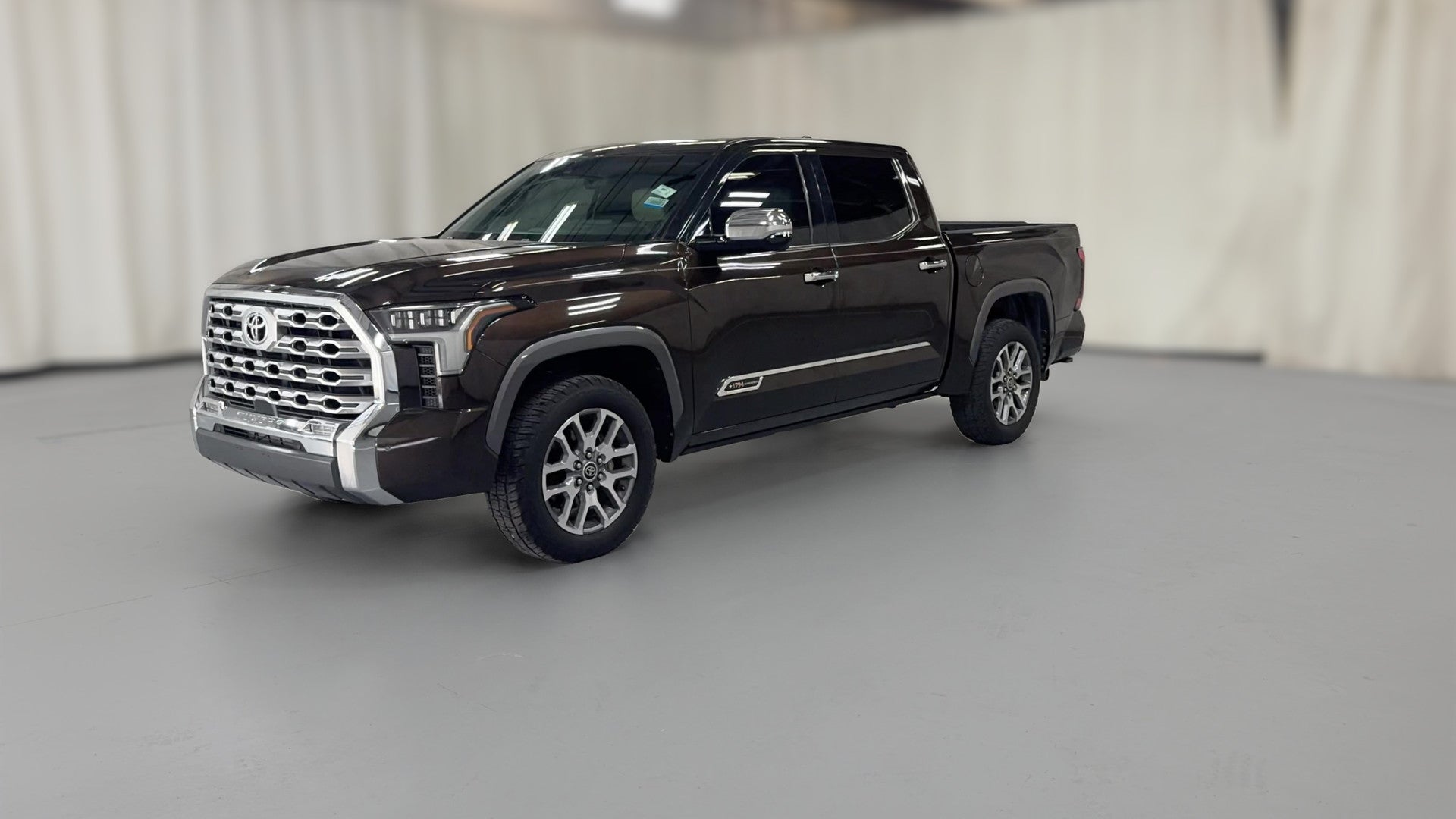 2022 Toyota Tundra CrewMax vehicle photo