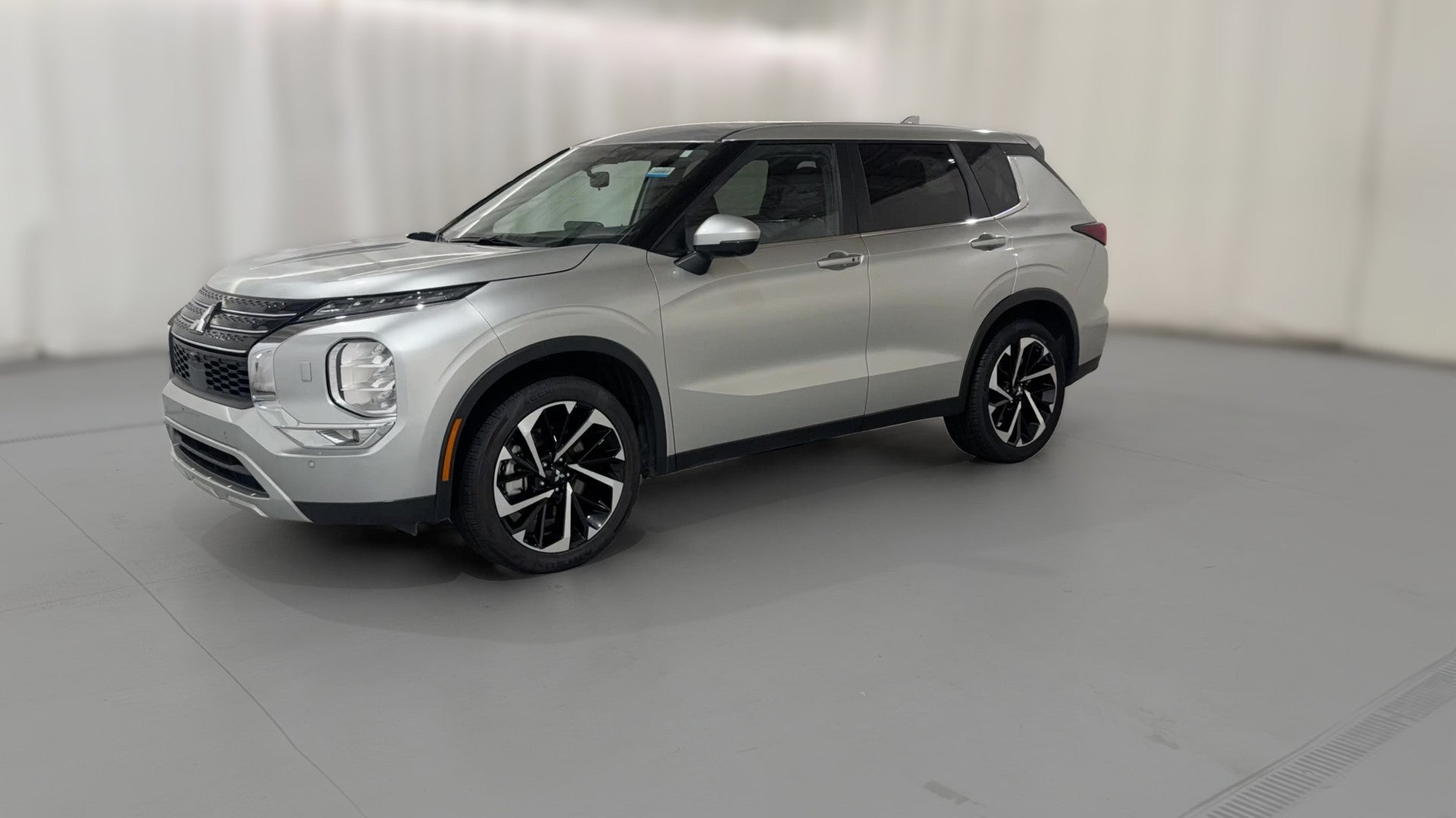 2024 Mitsubishi Outlander vehicle photo