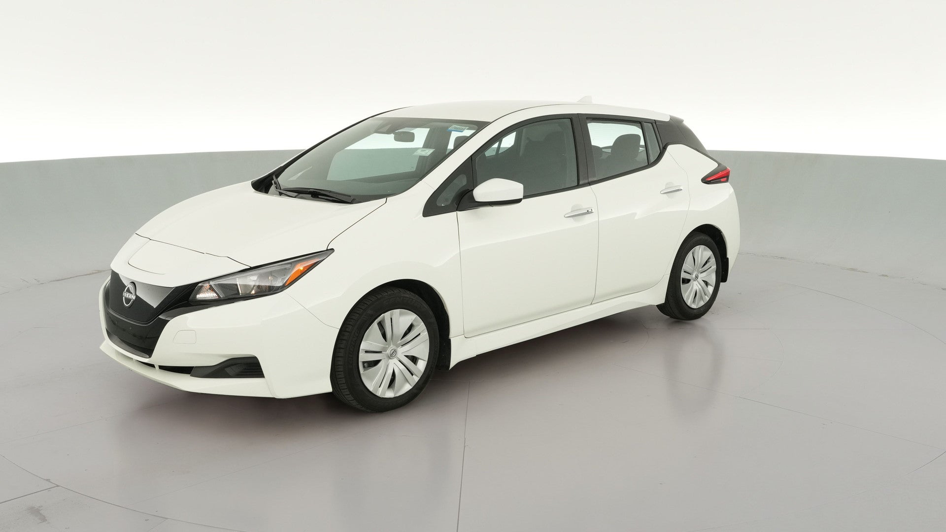 2025 Nissan LEAF vehicle photo