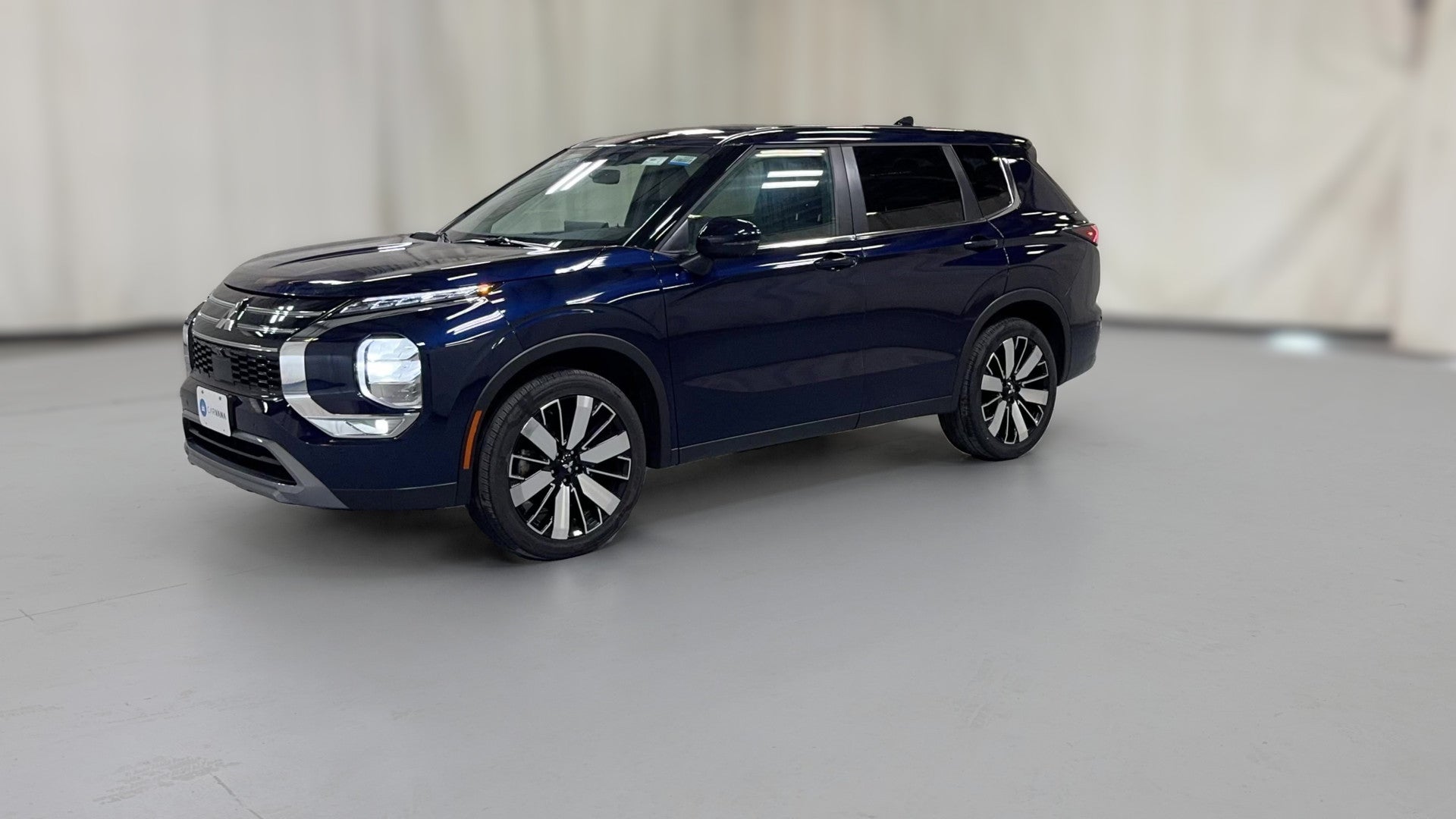 2025 Mitsubishi Outlander vehicle photo