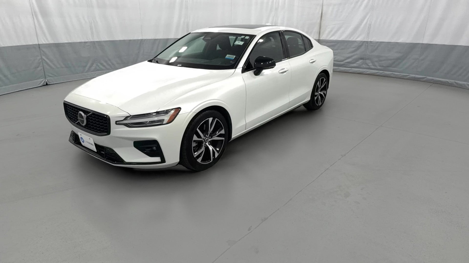 2024 Volvo S60 vehicle photo