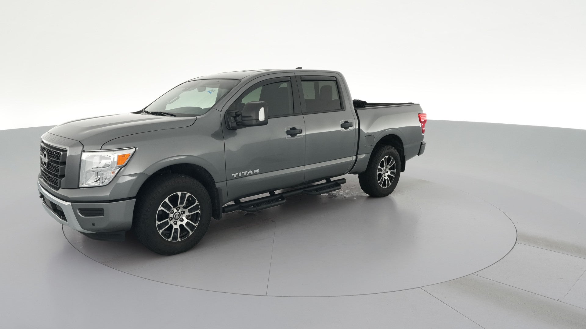 2024 Nissan Titan Crew Cab vehicle photo