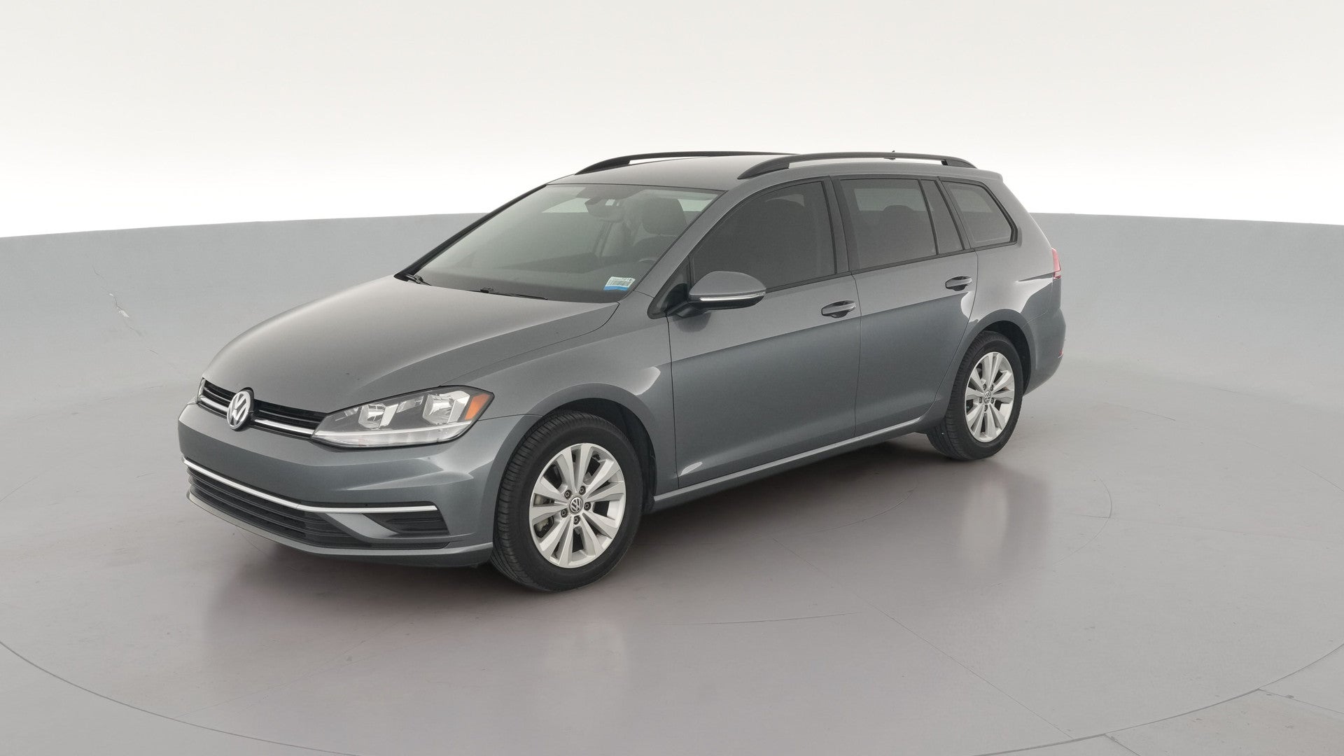 2018 Volkswagen Golf SportWagen vehicle photo