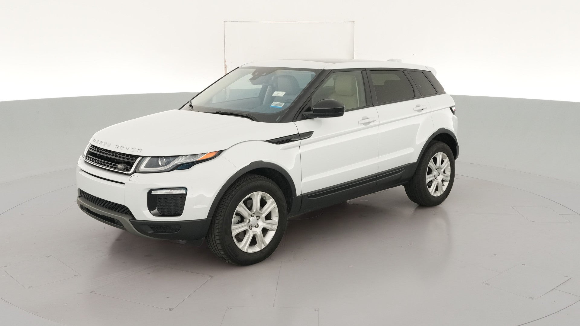 2018 Land Rover Range Rover Evoque vehicle photo