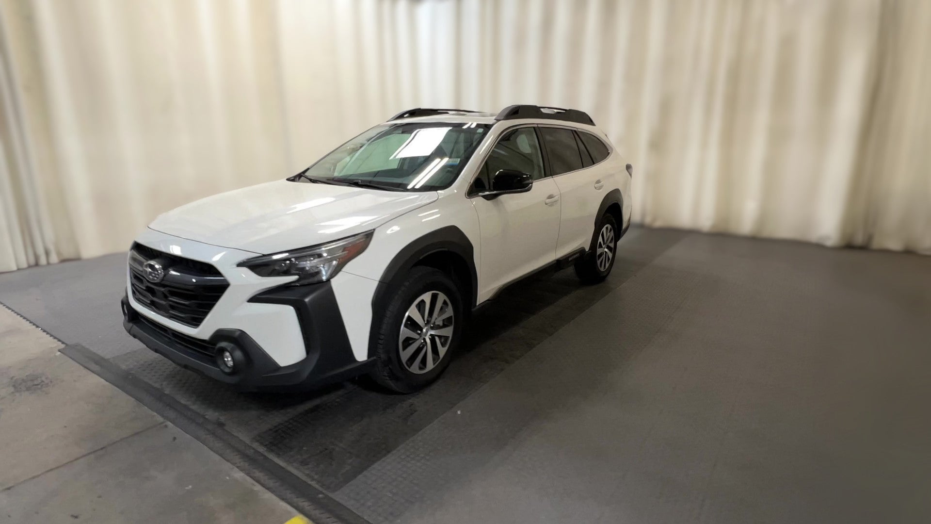 2025 Subaru Outback vehicle photo