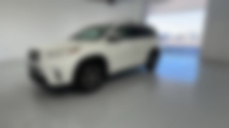 2018 Toyota Highlander vehicle photo