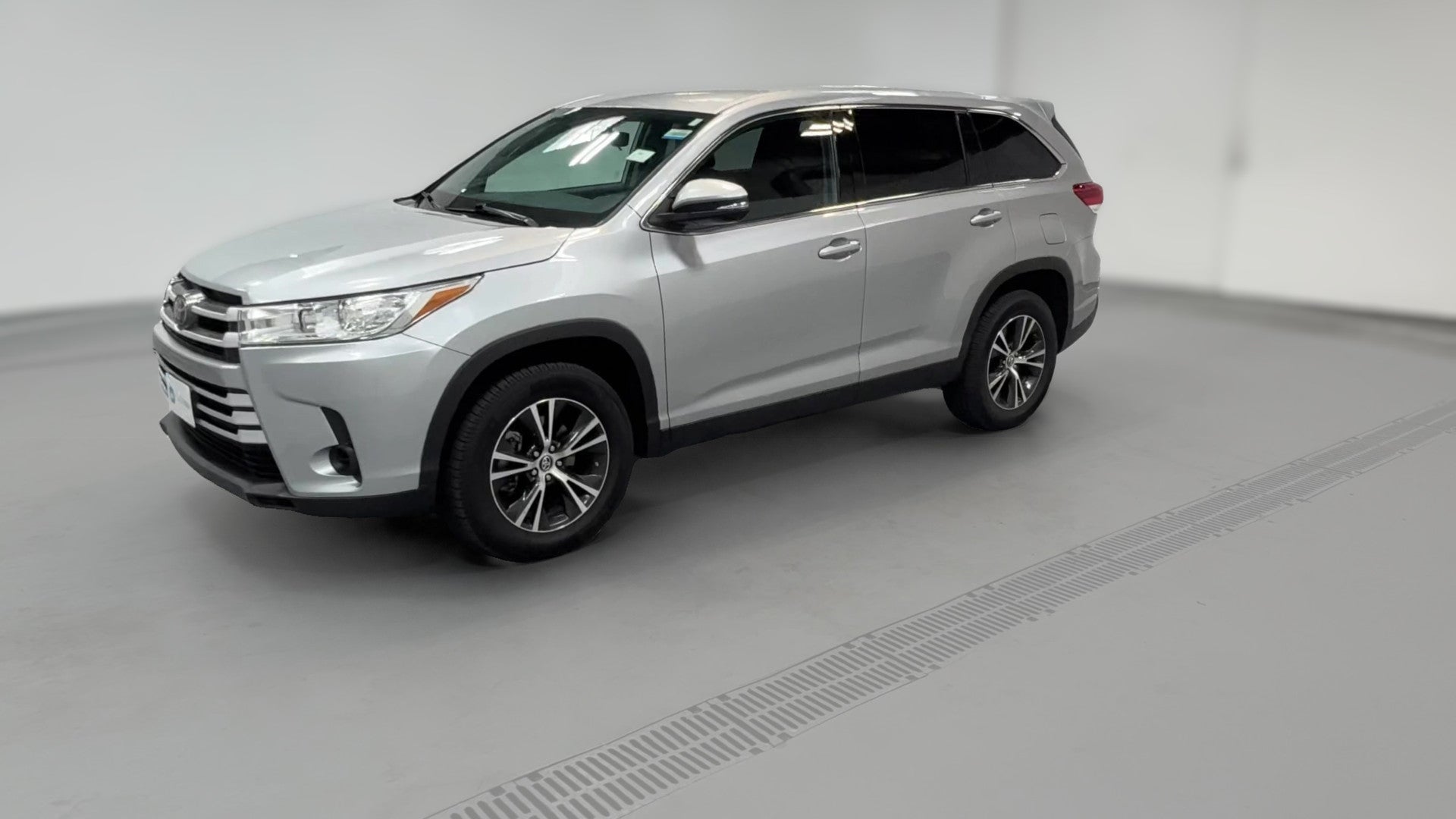2019 Toyota Highlander vehicle photo