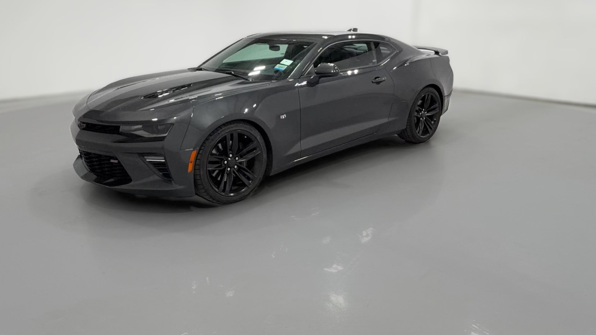 2018 Chevrolet Camaro vehicle photo