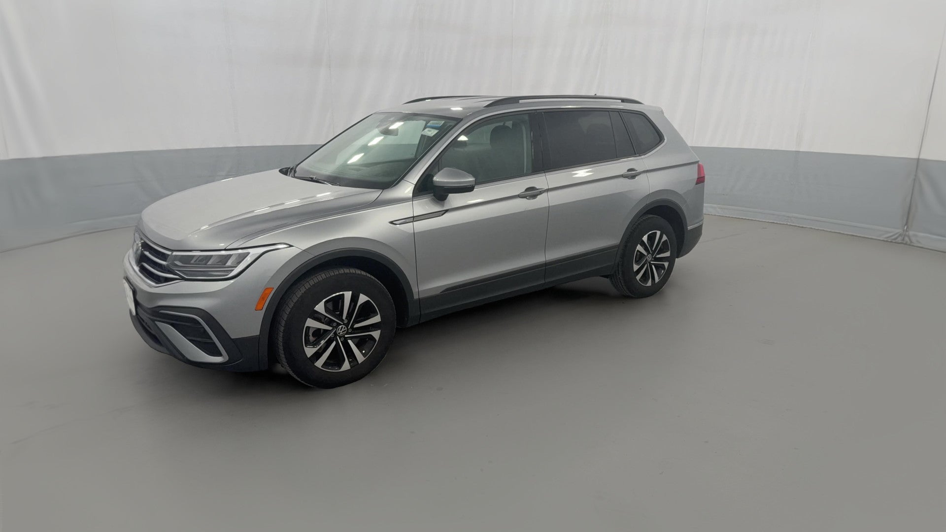 2024 Volkswagen Tiguan vehicle photo