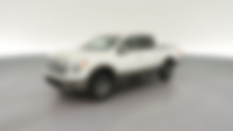 2019 Nissan Titan Crew Cab vehicle photo