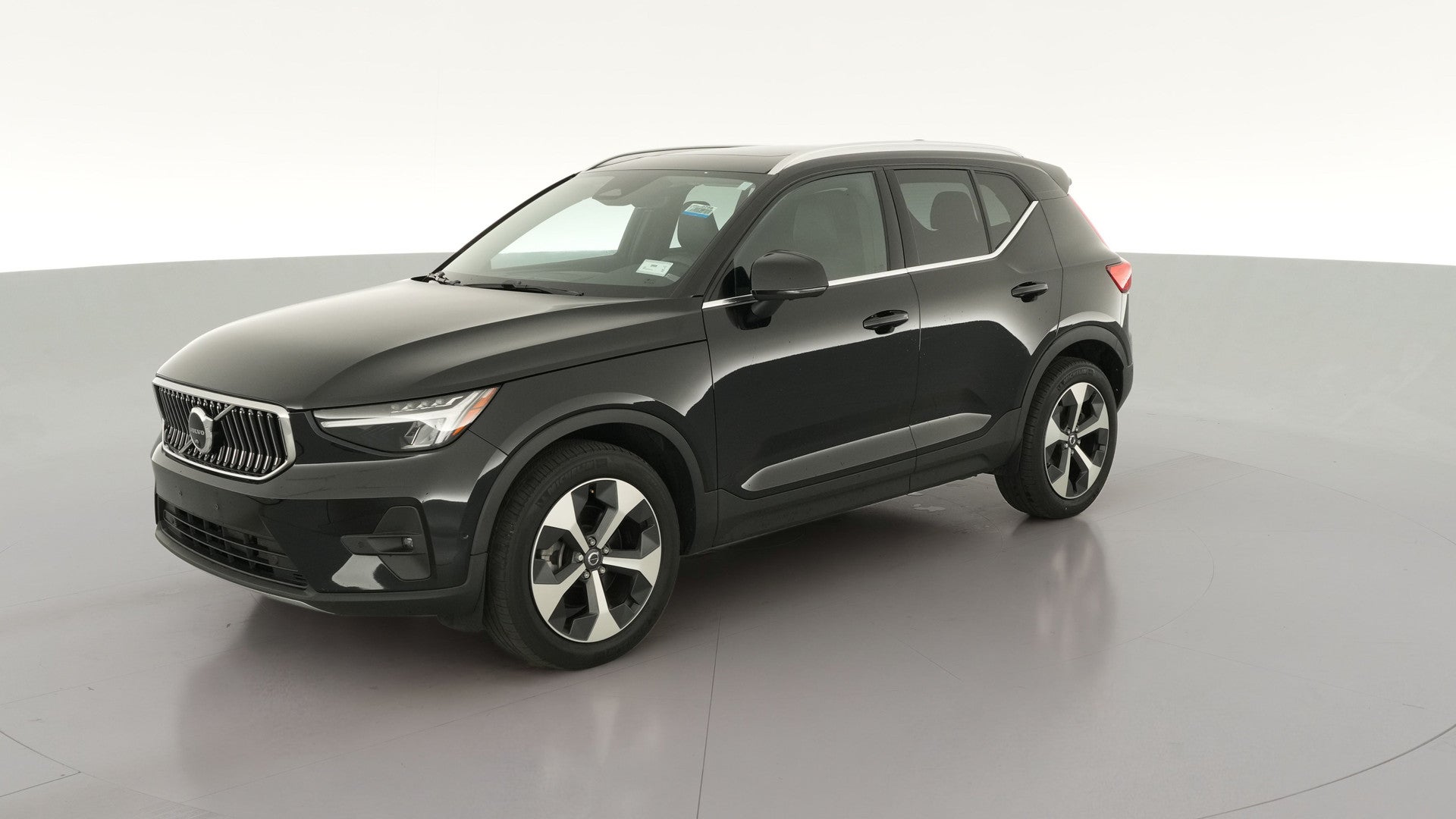 2023 Volvo XC40 vehicle photo