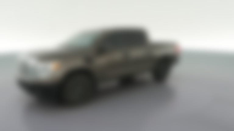 2017 Nissan Titan Crew Cab vehicle photo