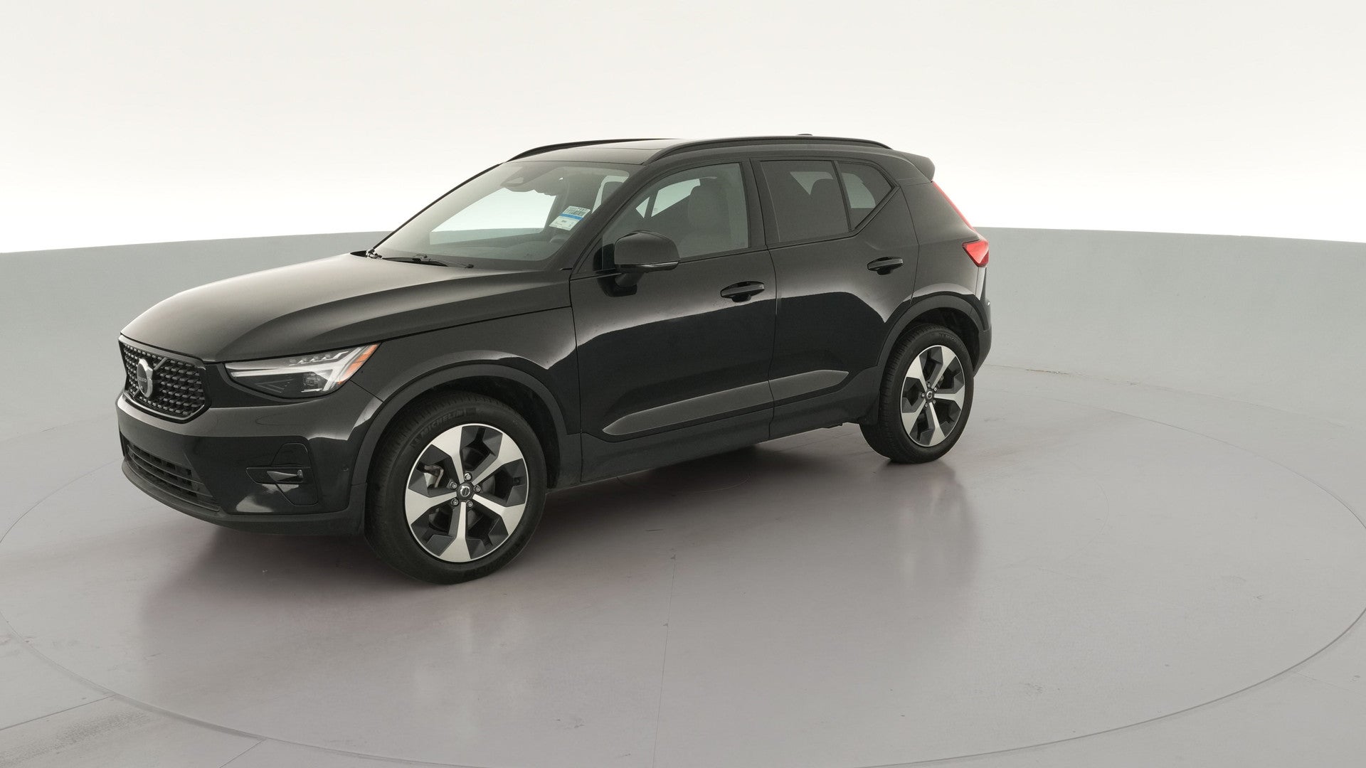 2026 Volvo XC40 vehicle photo