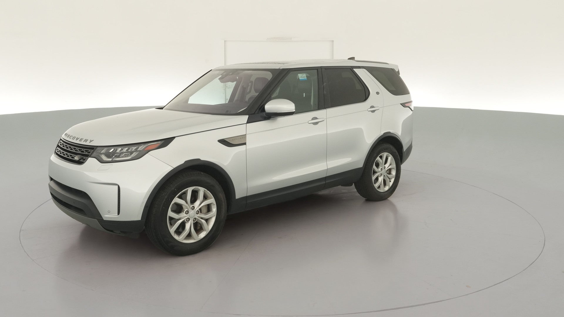 2020 Land Rover Discovery vehicle photo