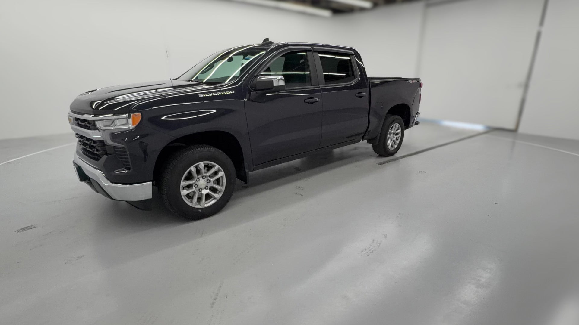 2023 Chevrolet Silverado 1500 Crew Cab vehicle photo