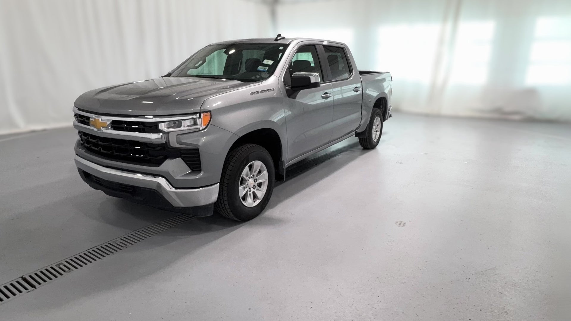 2025 Chevrolet Silverado 1500 Crew Cab vehicle photo