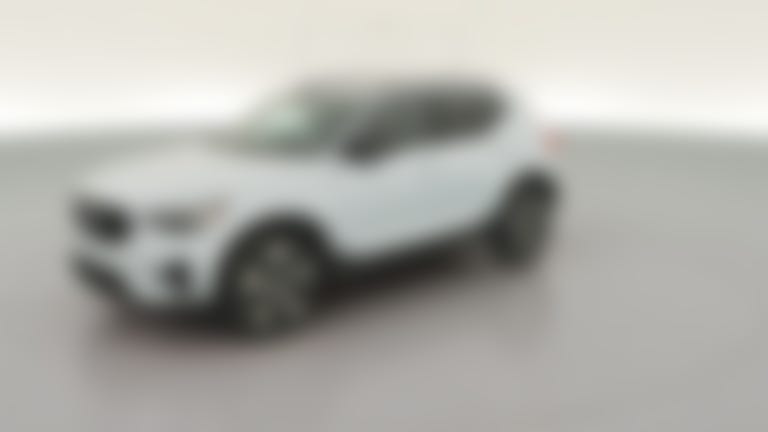 2026 Volvo XC40 vehicle photo