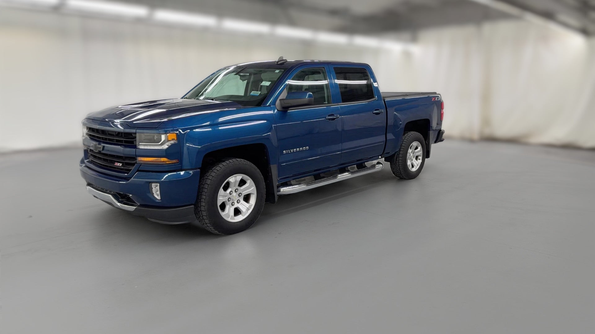 2018 Chevrolet Silverado 1500 Crew Cab vehicle photo