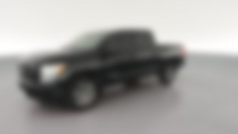 2017 Nissan Titan Crew Cab vehicle photo