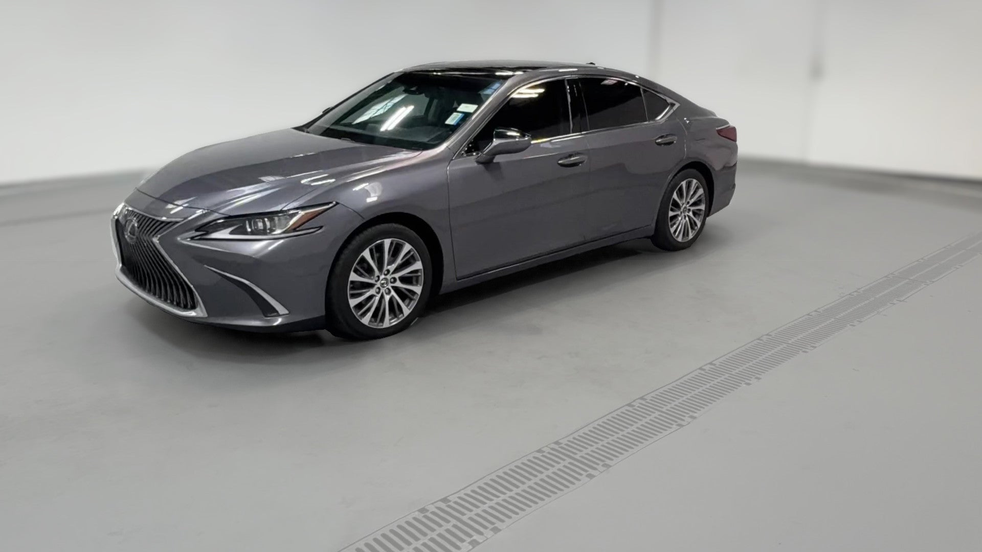 2020 Lexus ES vehicle photo