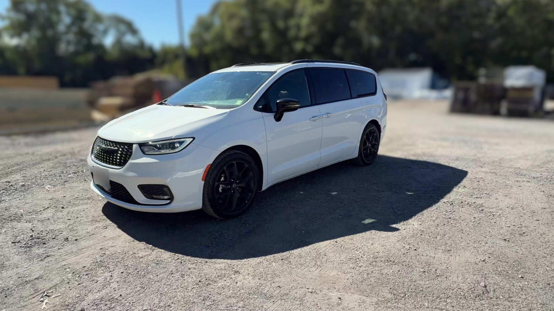 2025 Chrysler Pacifica vehicle photo