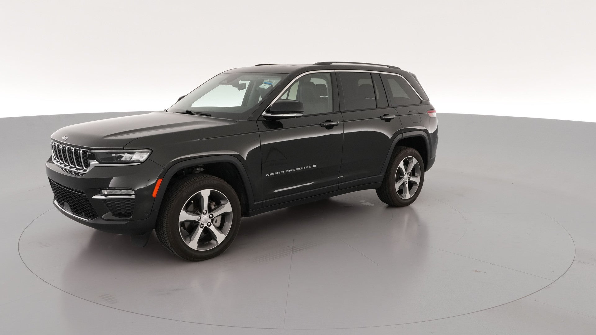 2023 Jeep Grand Cherokee vehicle photo